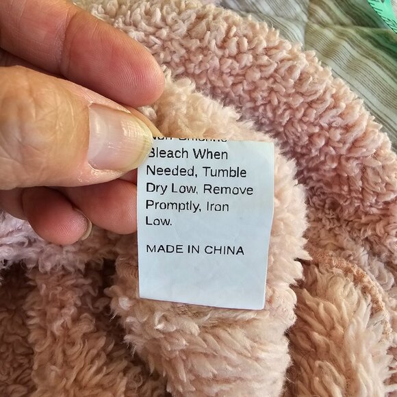 Shein Pink Fuzzy Bear Ear Hoodie – Size Large - Picture 16 of 16